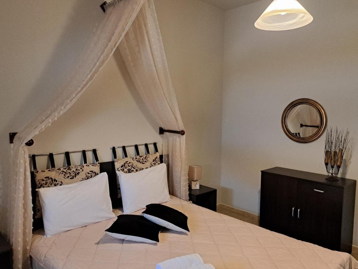 Guesthouse Aelia Káto Loutrákion Dış mekan fotoğraf
