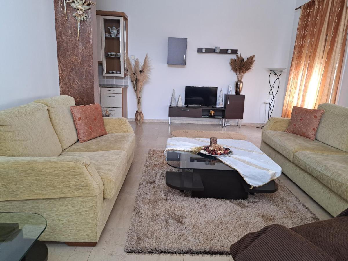 Guesthouse Aelia Káto Loutrákion Dış mekan fotoğraf
